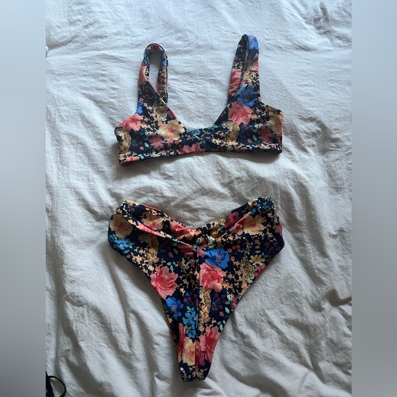 SKATIE 2 piece In BALI - Picture 1 of 2